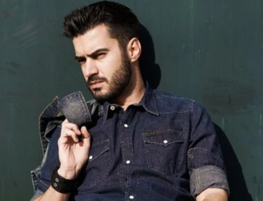 Γιάννης Τσιμιτσέλης: Νέα σχέση για τον ηθοποιό μετά το διαζύγιο από την Βάσω Λασκαράκη (βίντεο)